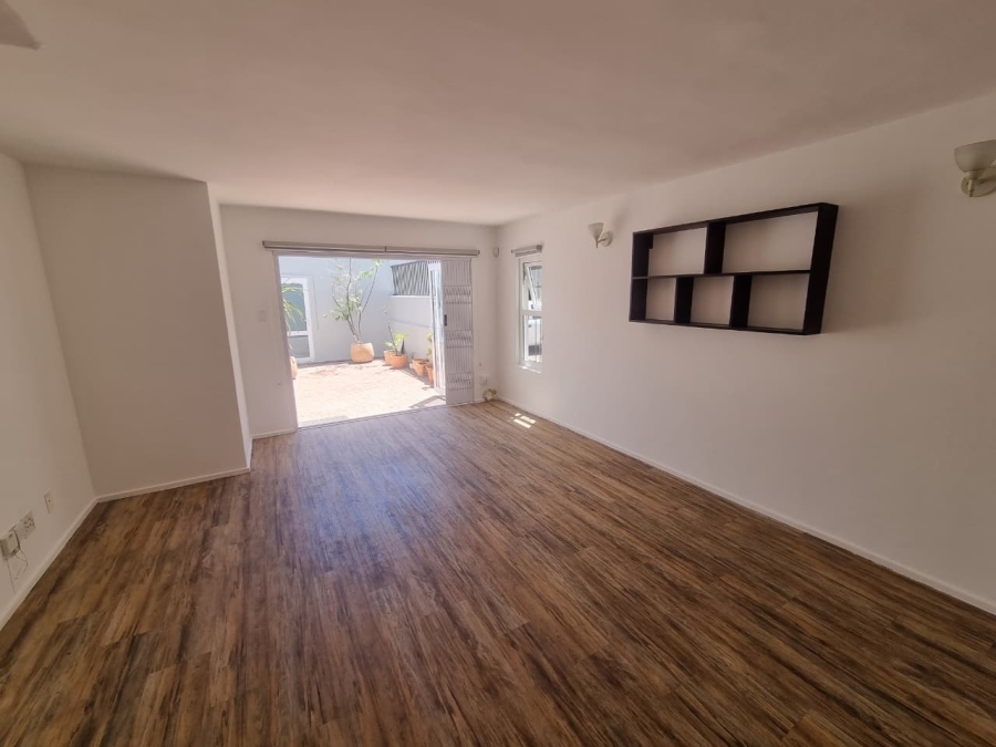 2 Bedroom Property for Sale in Claremont Upper Western Cape